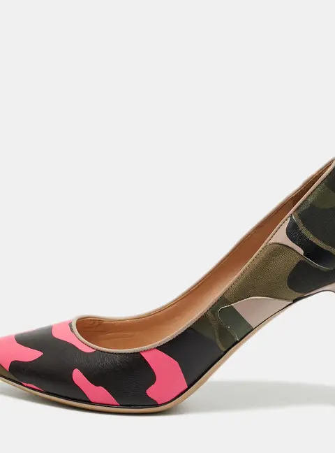 Valentino Psychedelic Size 37.5 Multicolor Camouflage Canvas and Leather Pumps