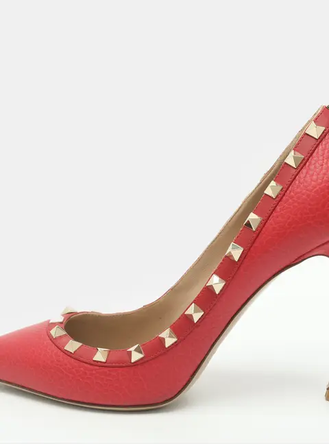 Valentino Rockstud Size 39 Red Leather Pumps