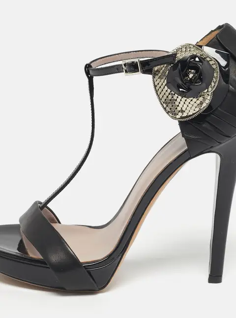 Versace Size 40 Black Leather and Patent Flower Detail Ankle T-Strap Sandals