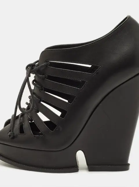 Yves Saint Laurent Hortense Size 36.5 Black Leather Booties