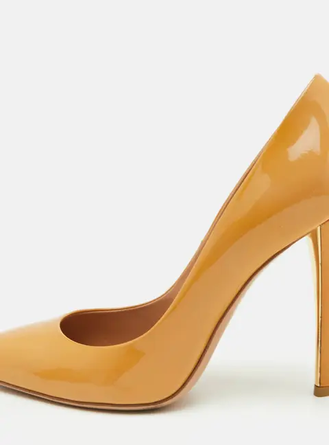 Yves Saint Laurent Size 36 Beige Patent Leather Pointed Toe Pumps