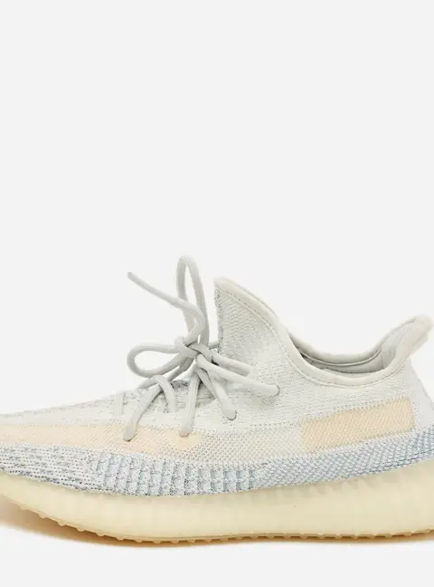 Yeezy x Adidas Boost 350 V2 Cloud White (Non-Reflective) Size 40 2/3 Blue Knit Fabric Low Top Sneakers