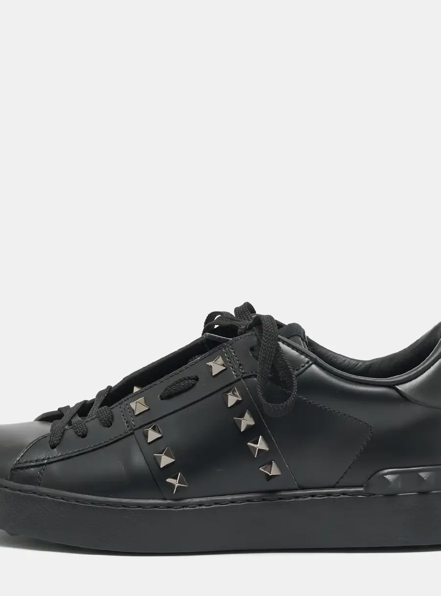 Valentino Rockstud Untitled Size 40 Black Leather Low Top Sneakers
