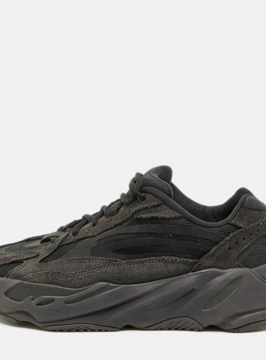 Yeezy x Adidas Boost 700 V2 Vanta Size 44 Black/Grey Canvas Suede Low Top Sneakers