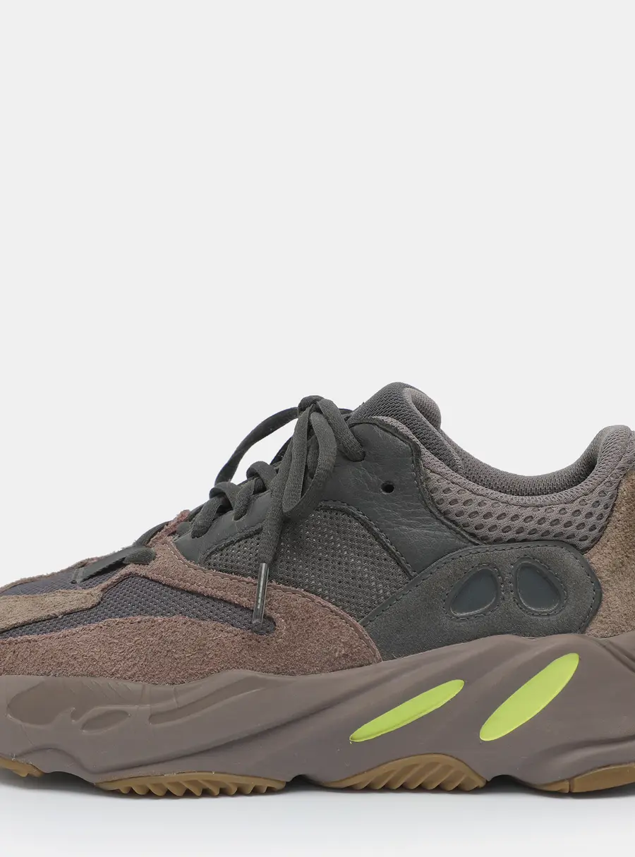 Yeezy x Adidas Boost 700 Size 40 Mauve Suede and Mesh Lace Up Sneakers