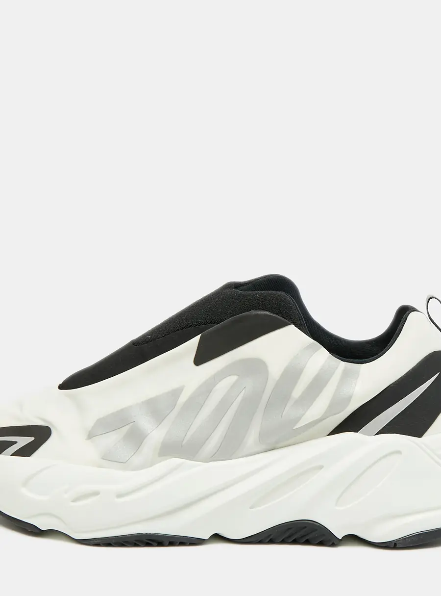 Yeezy x Adidas Boost 700 MNVN Analog Size 42 White Nylon Slip On Sneakers
