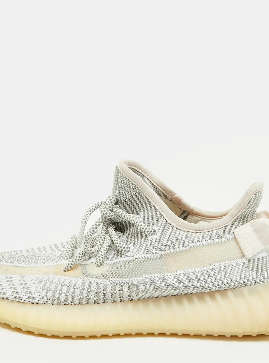 Yeezy x Adidas Boost 350 V2 Size 40.5 White/Grey Knit Fabric Lundmark Non-Reflective Lace Up Sneakers