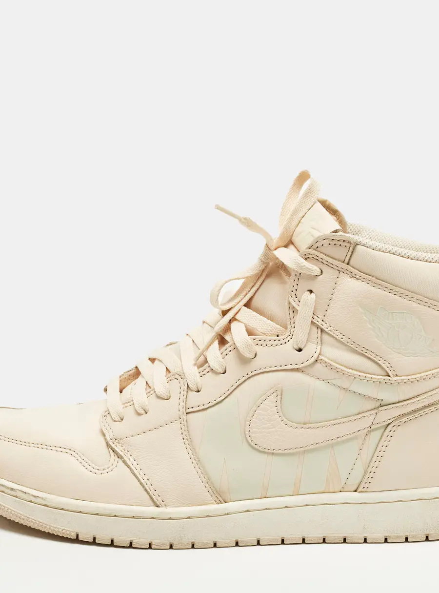 Air Jordans 1 Retro High Guava Ice Size 47.5 Beige Fabric and Leather High Top Sneakers