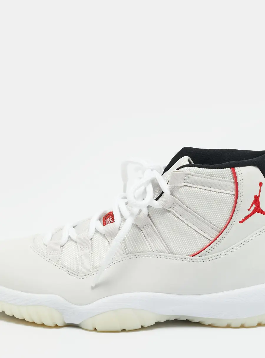 Air Jordans Jordan 11 Retro Platinum Tint Size 44 White Nubuck Leather and Canvas High Top Sneakers
