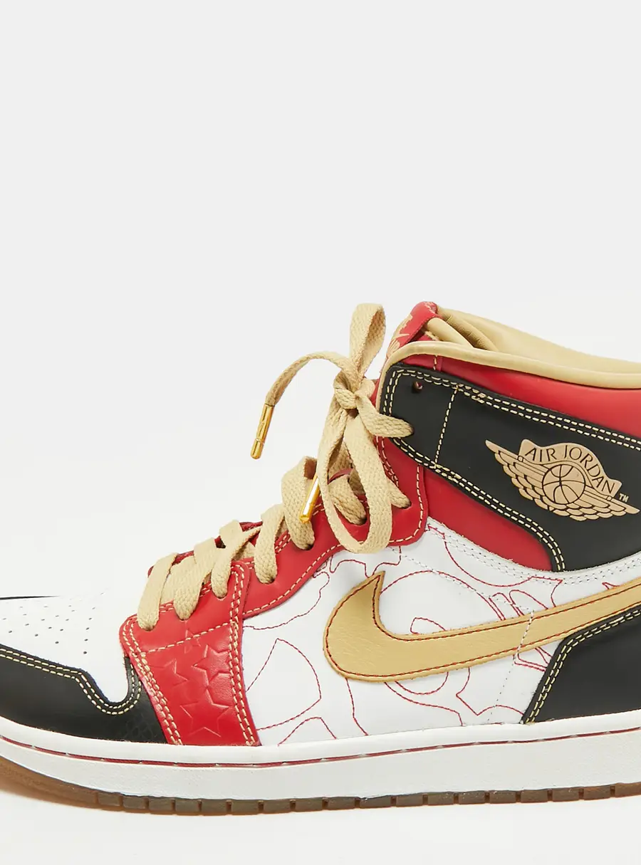 Air Jordans 1 Retro XQ Size 43 Multicolor Leather High Top Sneakers