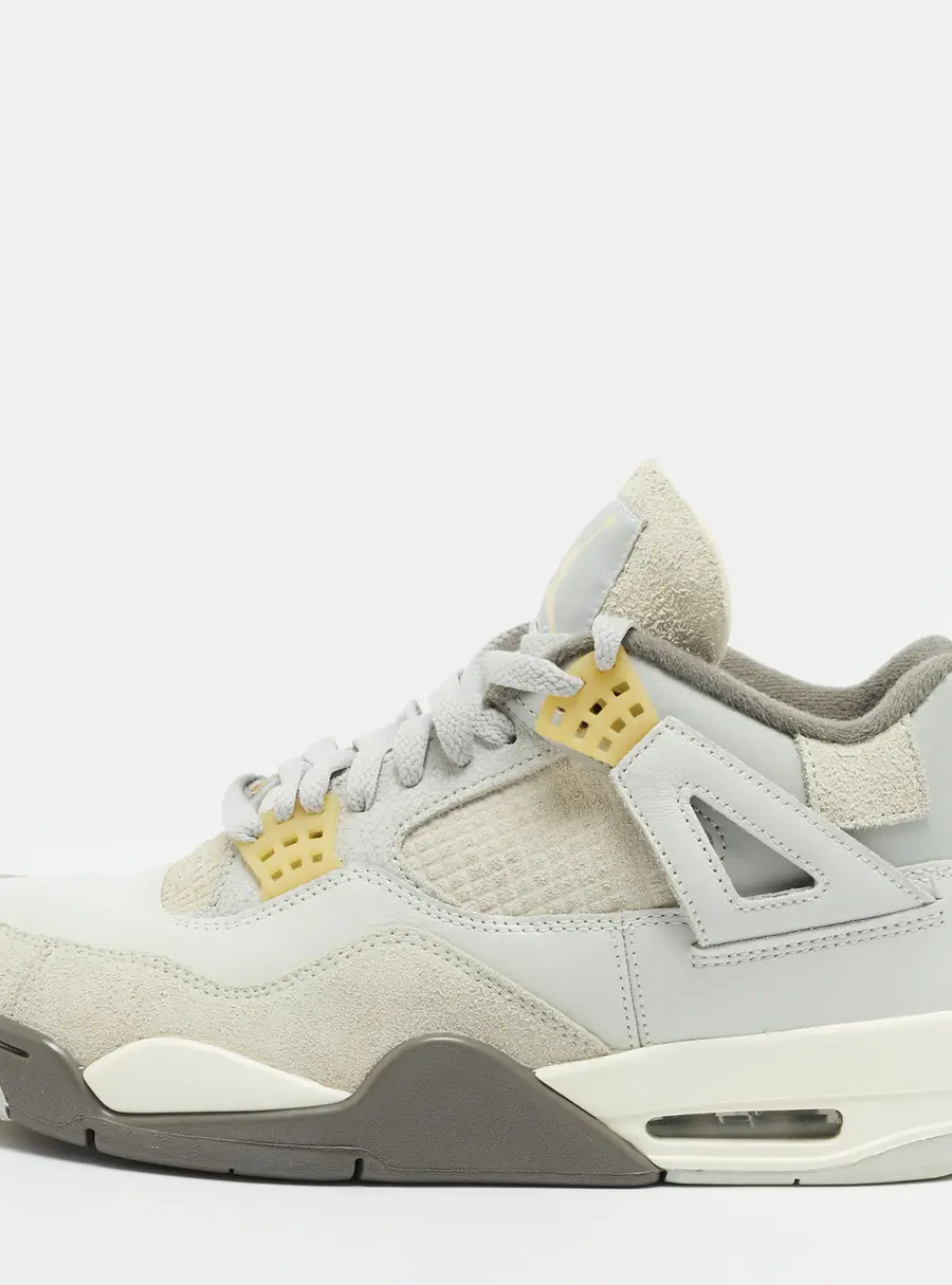 Air Jordans 4 Retro SE Craft Photon Dust Size 44.5 Grey/Beige Leather and Suede Lace Up Sneakers