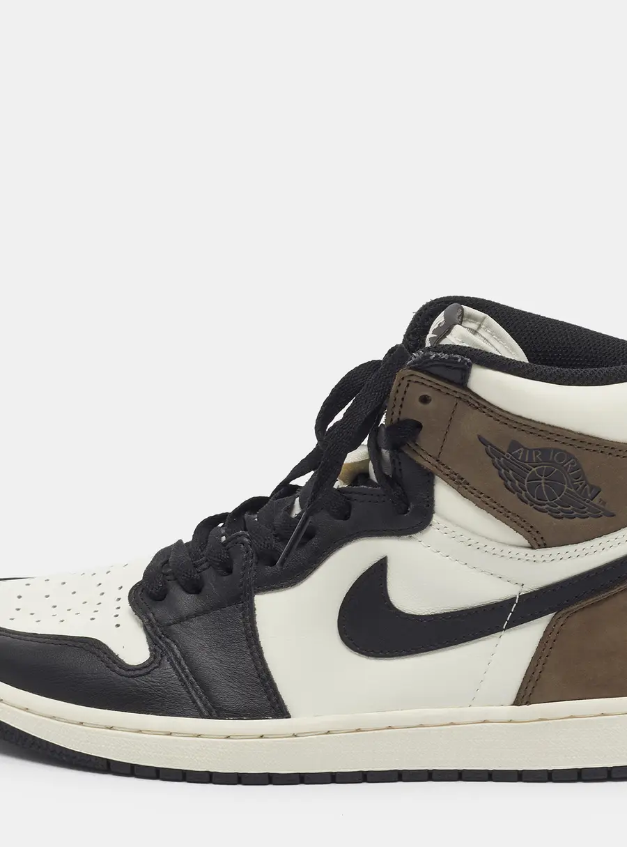 Air Jordans Jordan 1 Retro Dark Mocha Black Size 42.5 Multicolor Nubuck and Leather High Top Sneakers