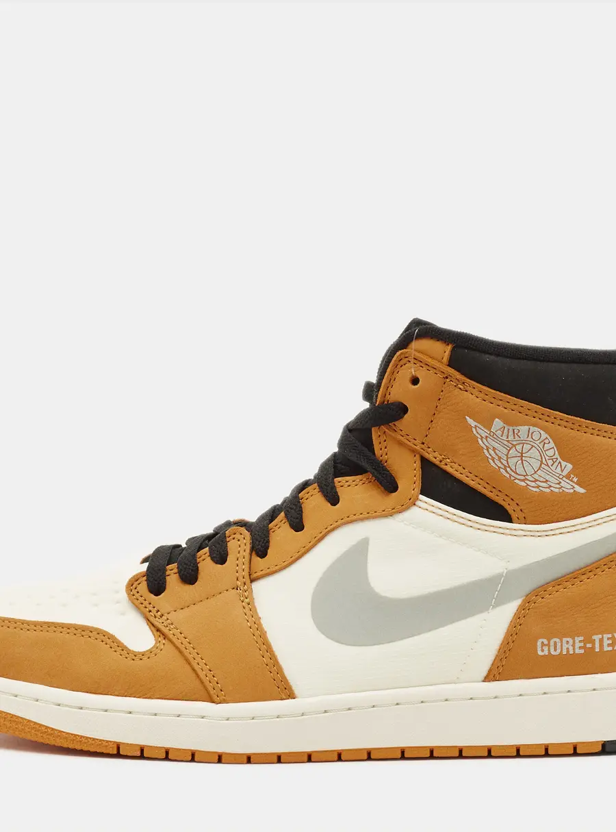 Air Jordans Jordan 1 Retro High Element Gore-Tex Light Curry Size 45.5 Multicolor Fabric and Leather Sneakers