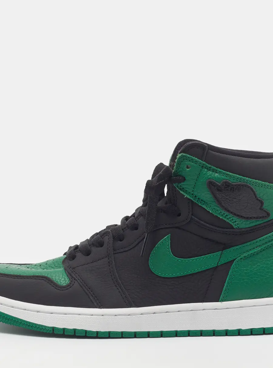 Air Jordans Jordan 1 Retro Pine Green Black Size 42.5 Green/Black Leather High Top Sneakers