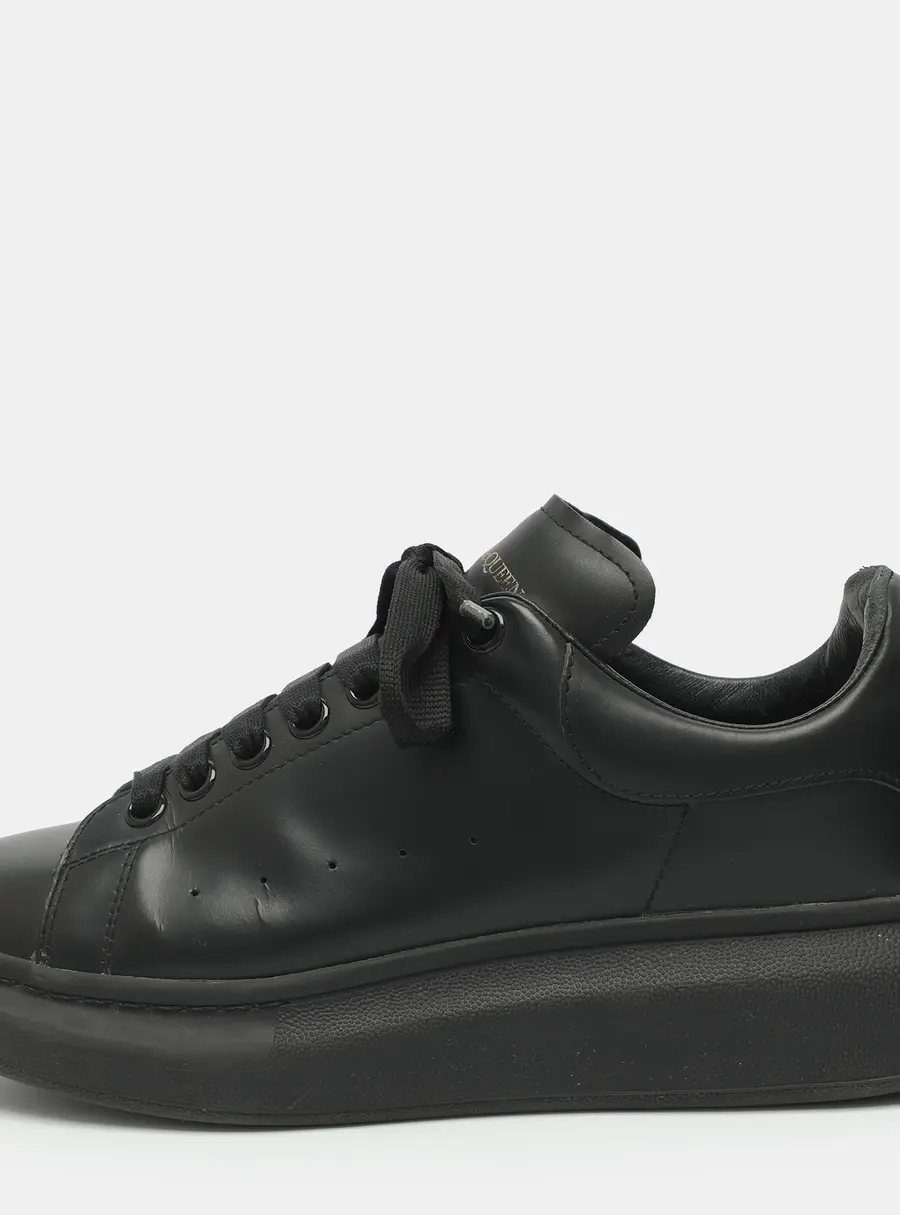 Alexander McQueen Oversized Size 41 Black Leather Low Top Sneakers