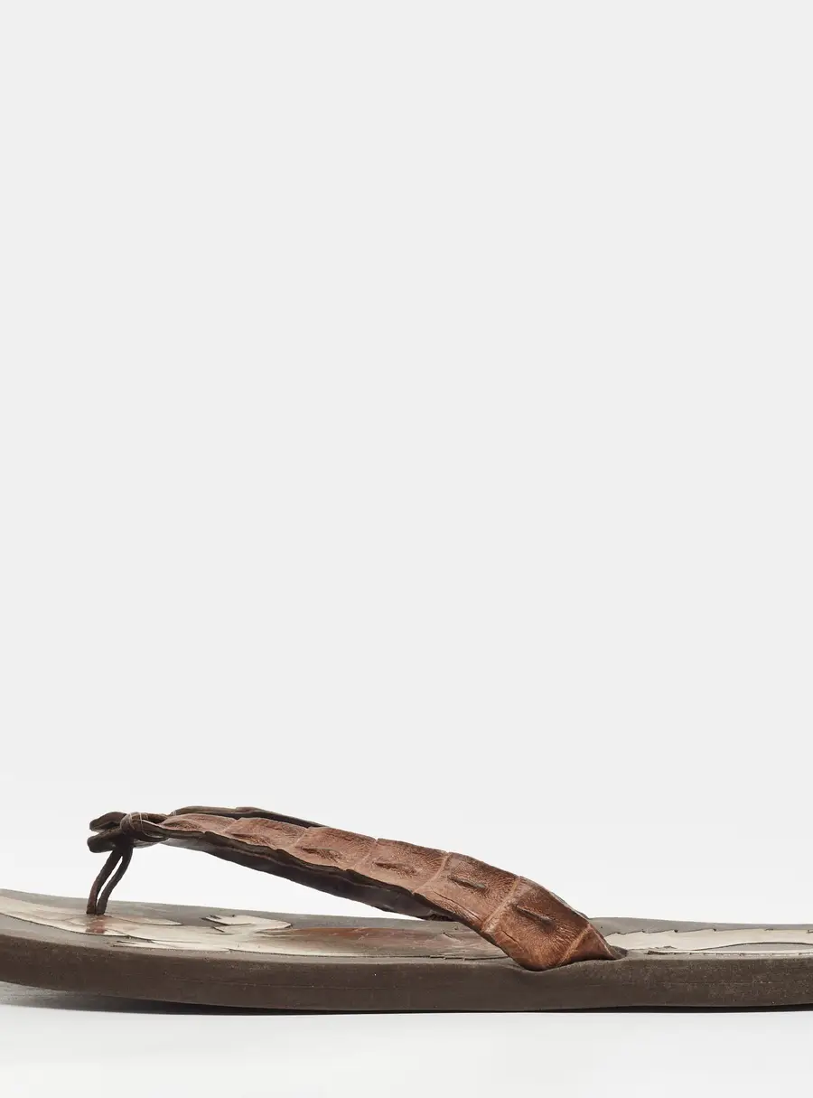 Bottega Veneta Size 40 Brown Alligator Leather Thong Flat Slides