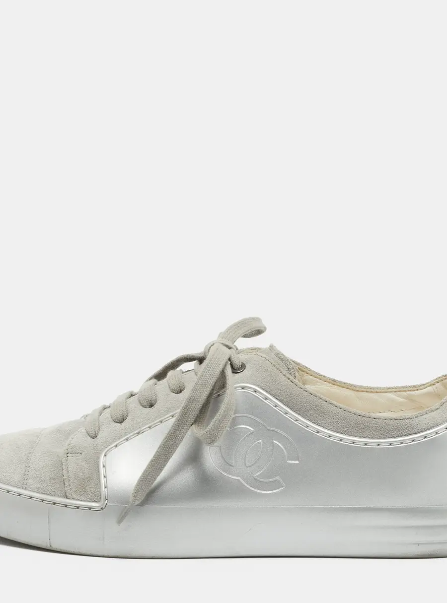 Chanel CC Size 40.5 Silver/Grey Rubber and Suede Low Top Sneakers