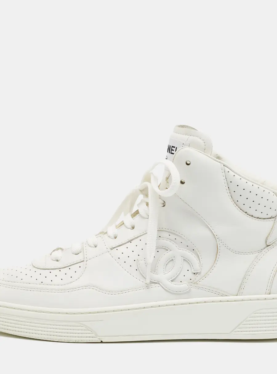Chanel CC Size 41.5 White Leather High Top Sneakers