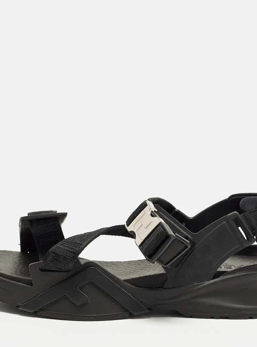 Fendi Flow Size 42.5 Black Canvas and Rubber Flat Sandals