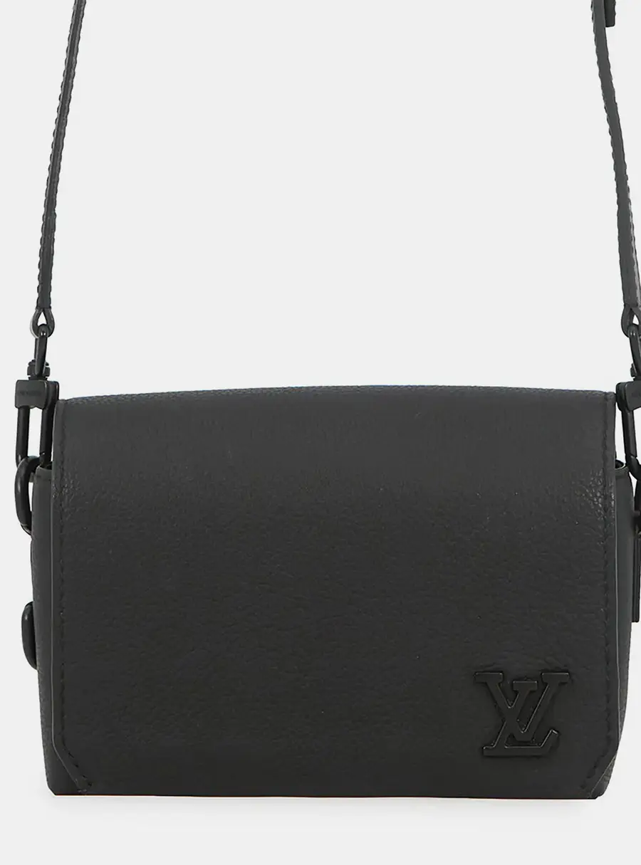 Louis Vuitton Fastline Wearable Wallet MM Noir Aerogram Leather Shoulder Bag