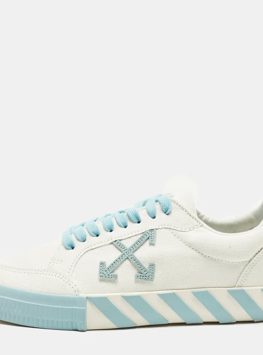 Off-White Vulcanised Size 42 White/Light Blue Canvas Low Top Sneakers