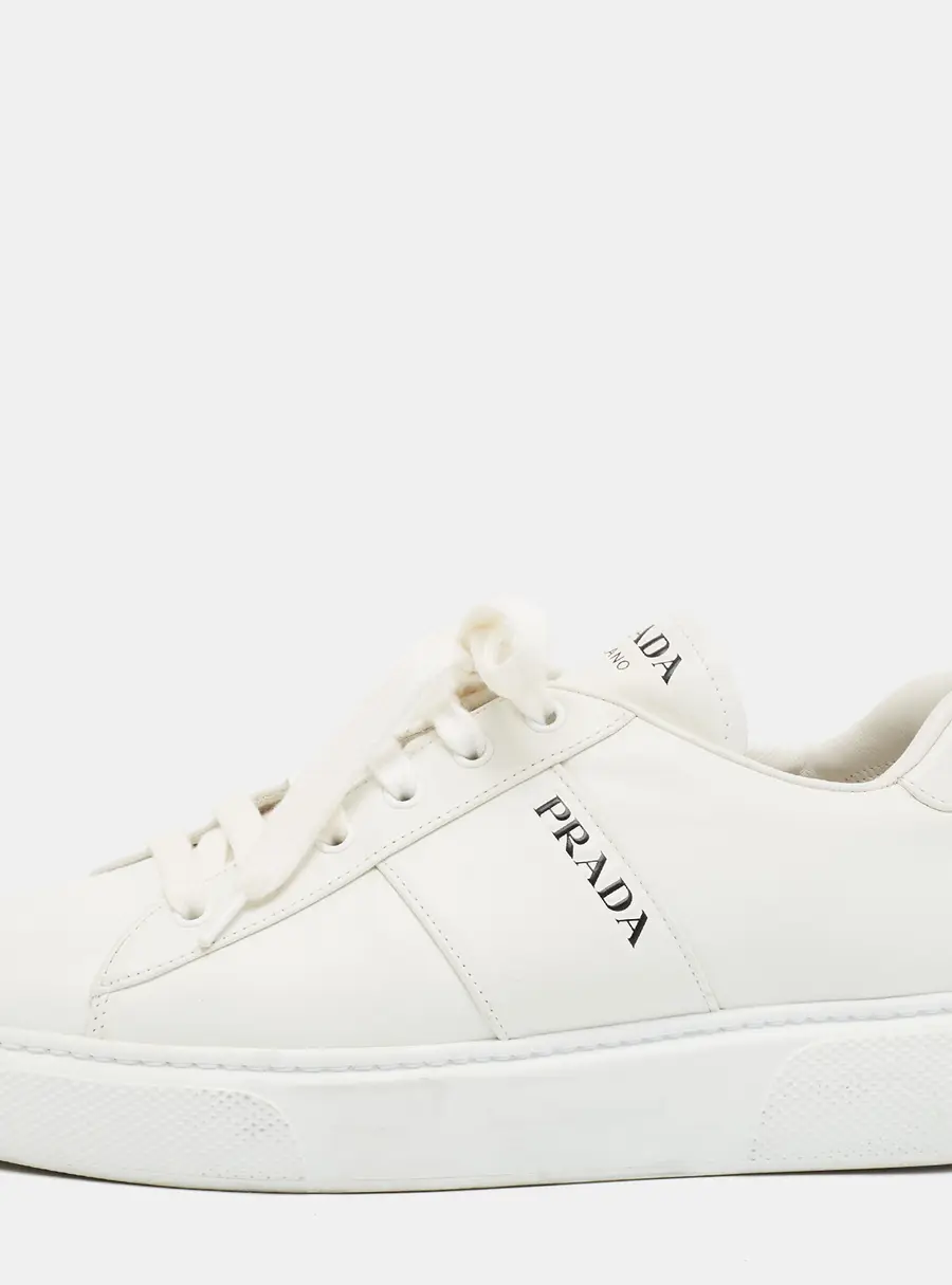 Prada logo court Size 41 White Leather Lace Up Sneakers