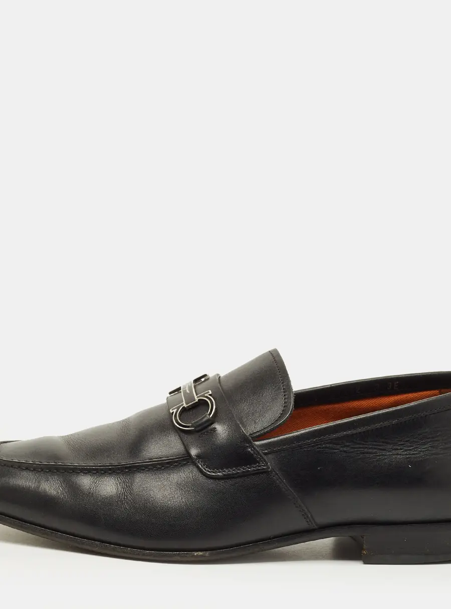 Salvatore Ferragamo Gancini Size 42 Black Leather Loafers