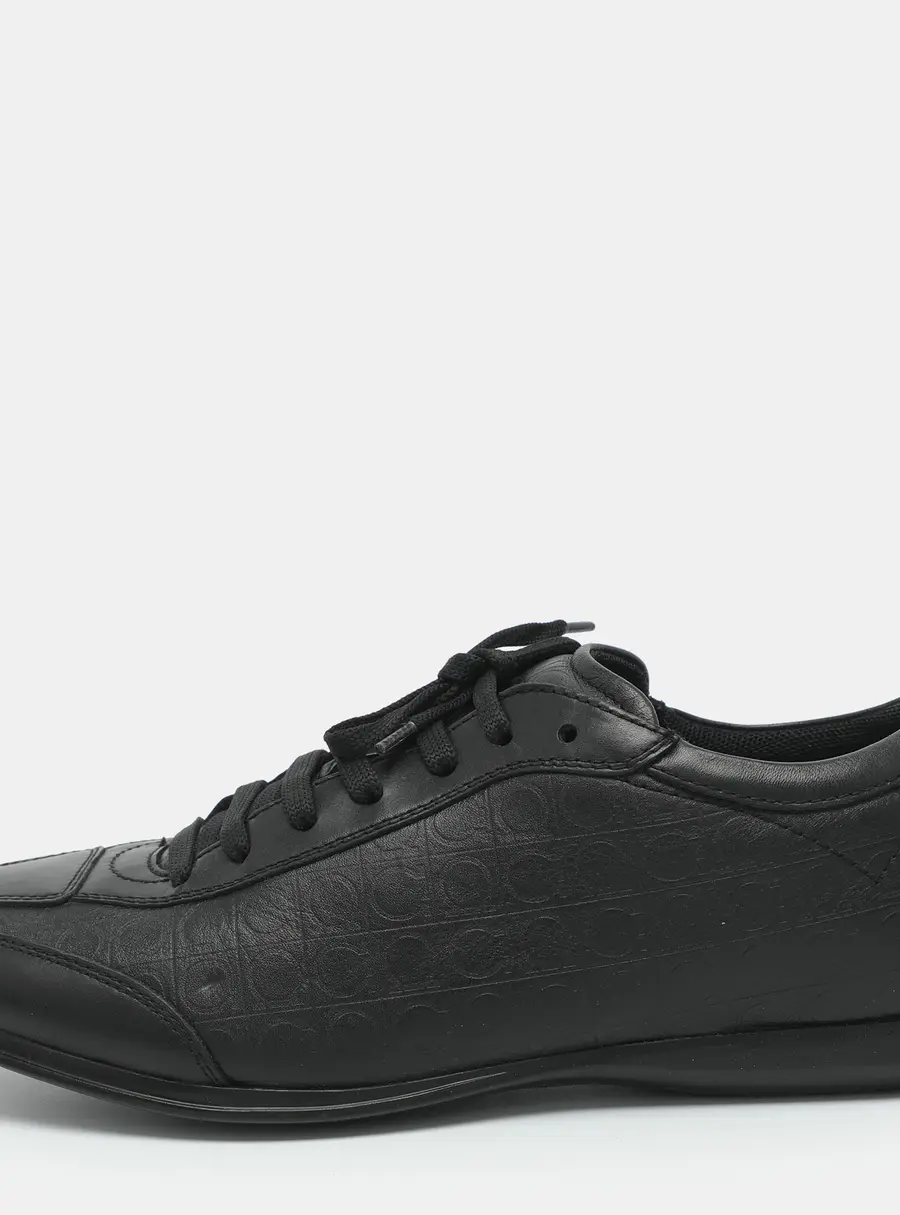 Salvatore Ferragamo Gancini Size 41 Black Leather Low Top Sneakers
