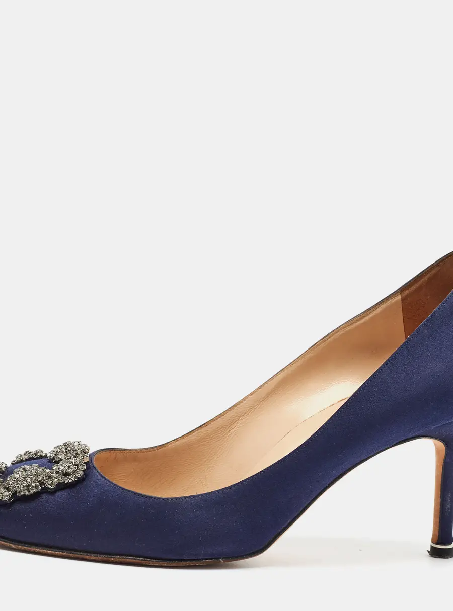 Manolo Blahnik Hangisi Size 38.5 Navy Blue Satin Pumps