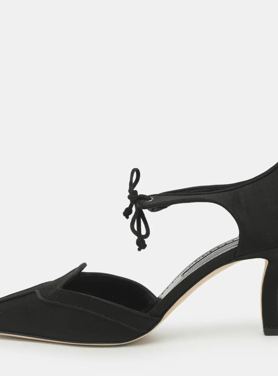 Manolo Blahnik Orata Size 42 Black Satin Pumps