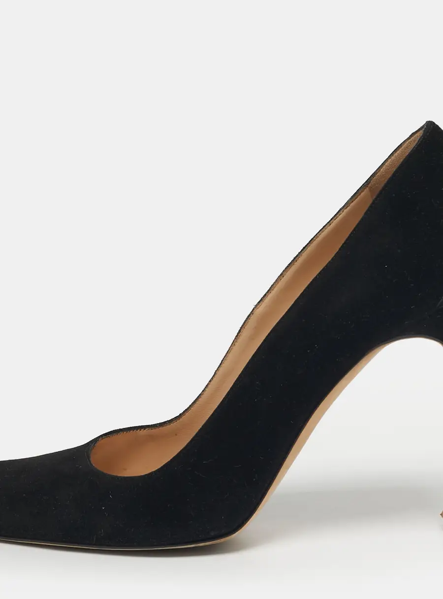 Manolo Blahnik Putre Size 36.5 Black Suede Pumps