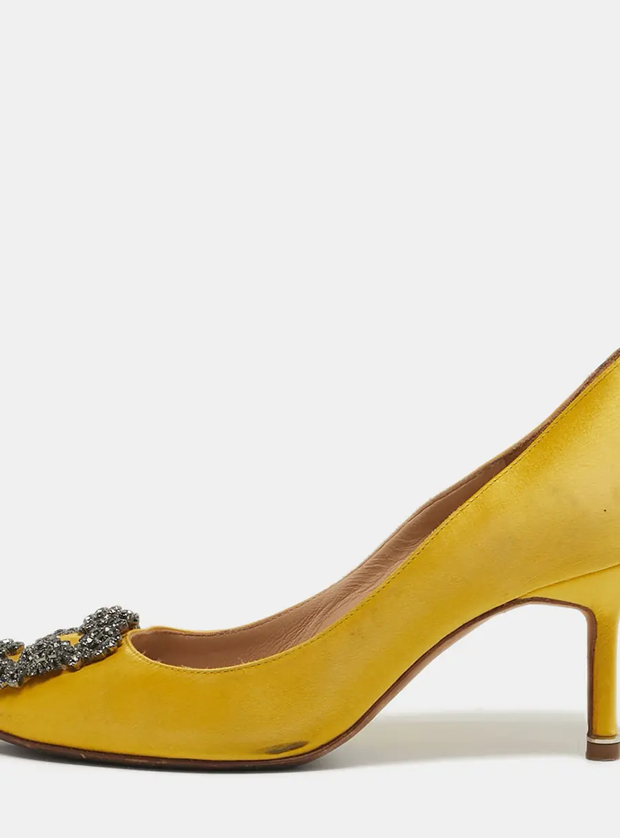 Manolo Blahnik Hangisi Size 35.5 Yellow Satin Pumps