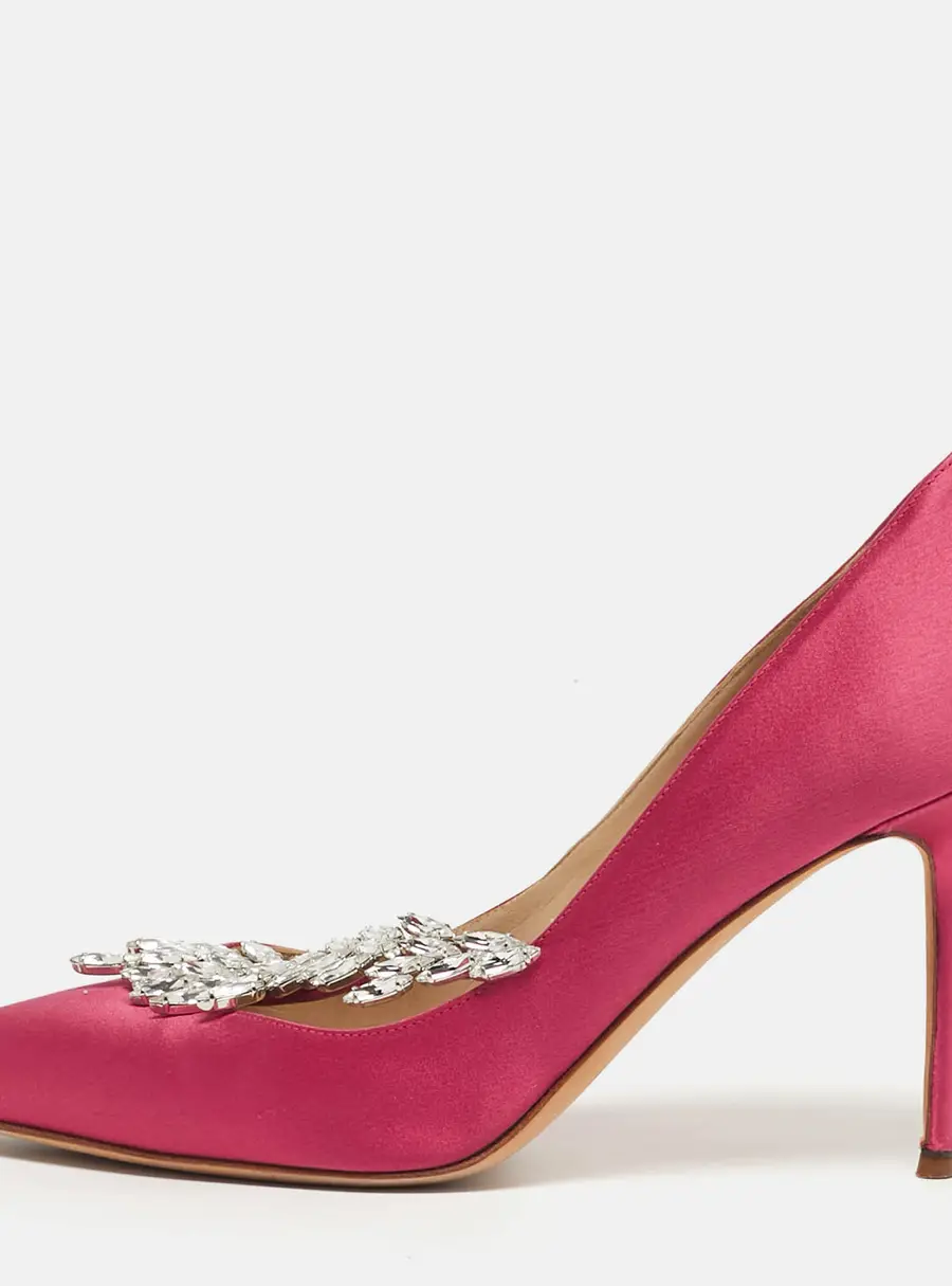 Manolo Blahnik Nadira Size 38.5 Pink Satin Jewel Embellished Pointed Toe Pumps