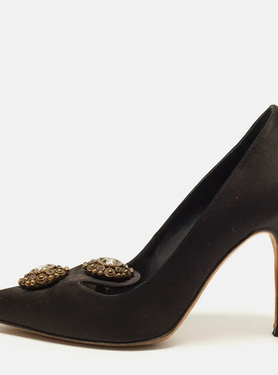 Manolo Blahnik Samara Size 37 Black Satin Samara Crystal Embellished Pumps