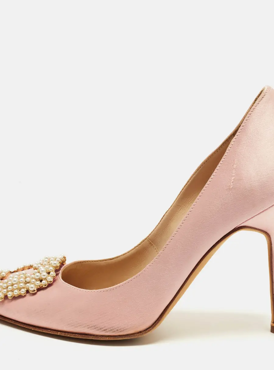 Manolo Blahnik Hangisi Size 36 Pink Satin Pearl Embellished Pumps
