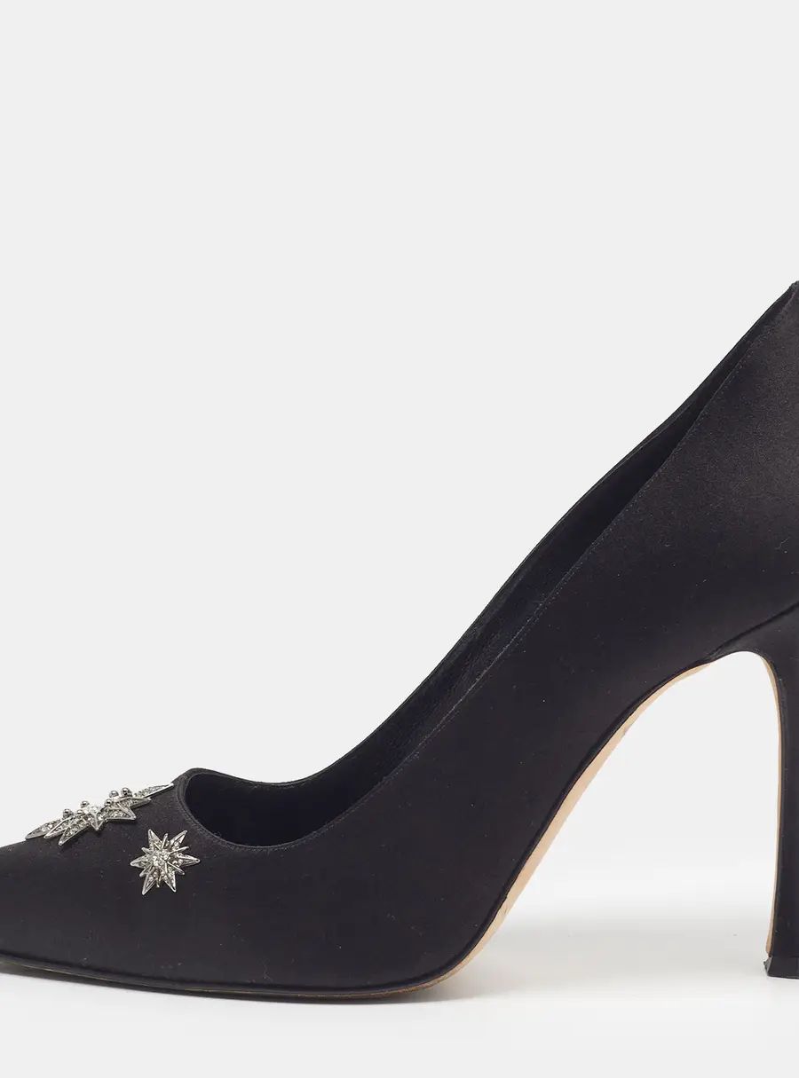 Manolo Blahnik Chilanghi Size 39 Black Satin Pumps
