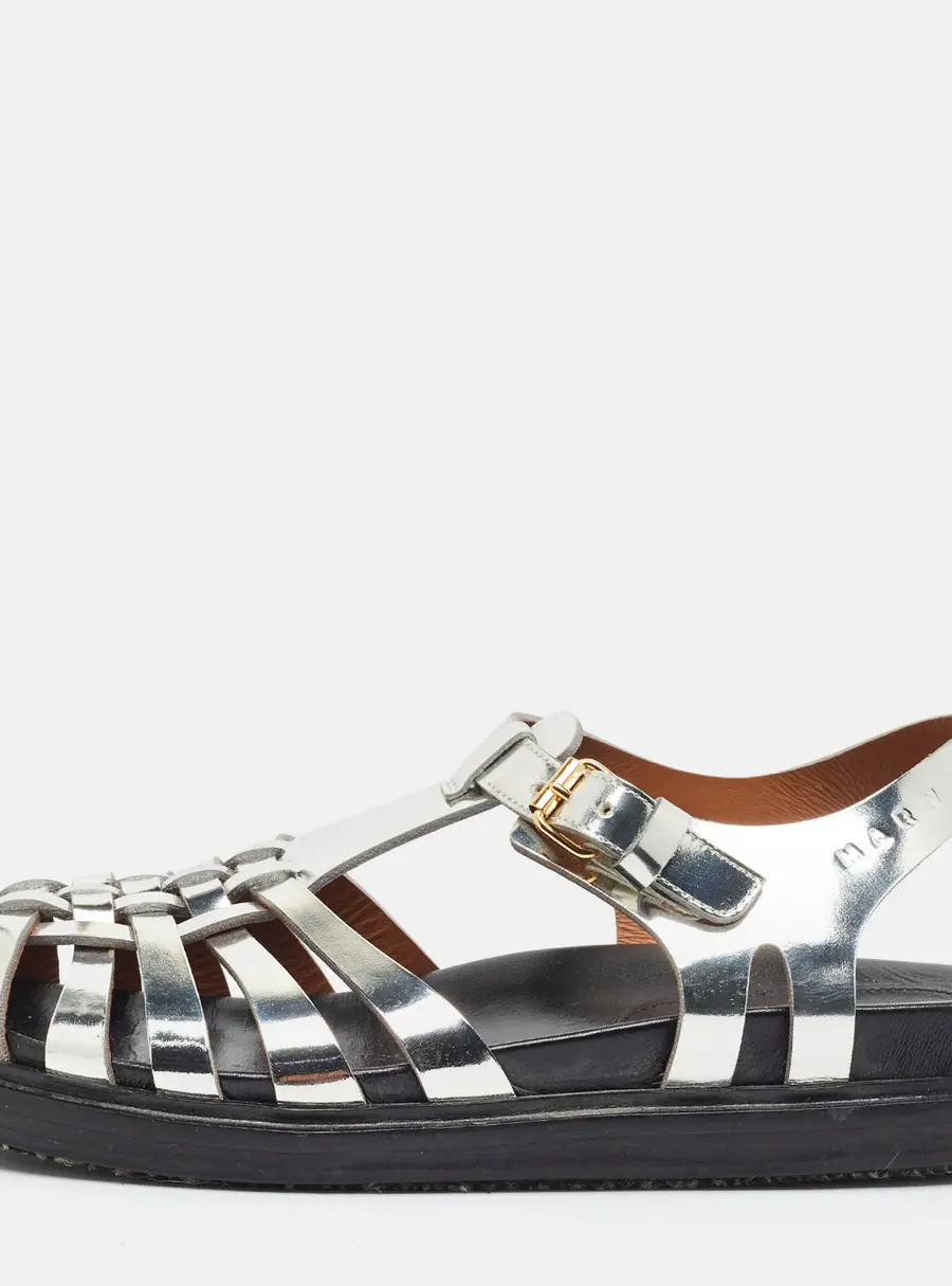 Marni Fisherman Size 38 Silver Leather Flat Sandals
