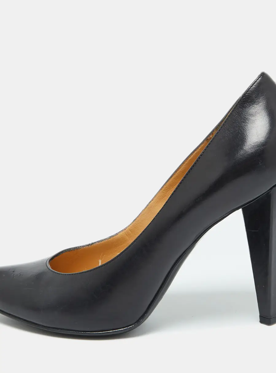 Marc by Marc Jacobs Black Leather Pumps Size 38