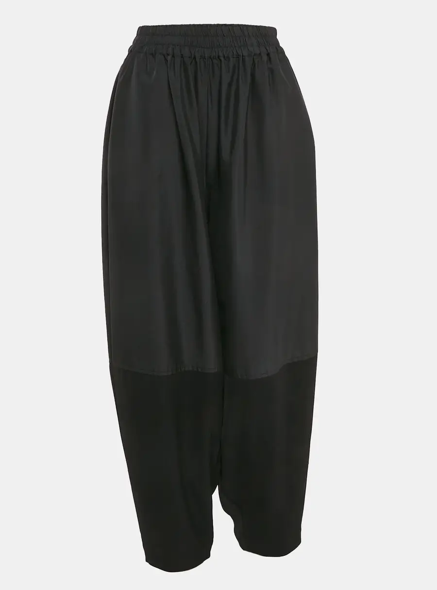 MiiN Black Crepe Paneled Pants M
