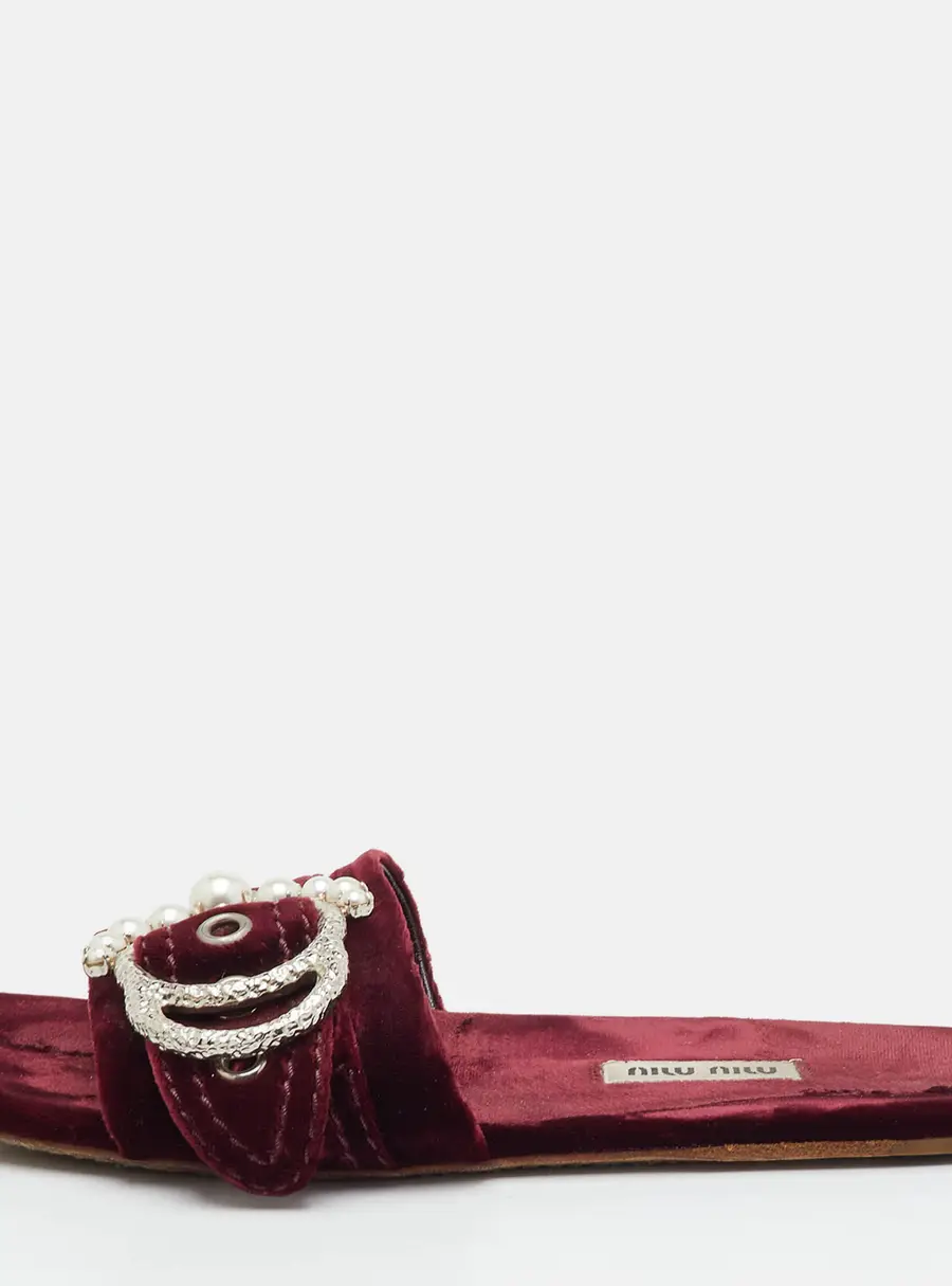Miu Miu Size 36.5 Burgundy Velvet Faux Pearl Embellished Flat Sandals