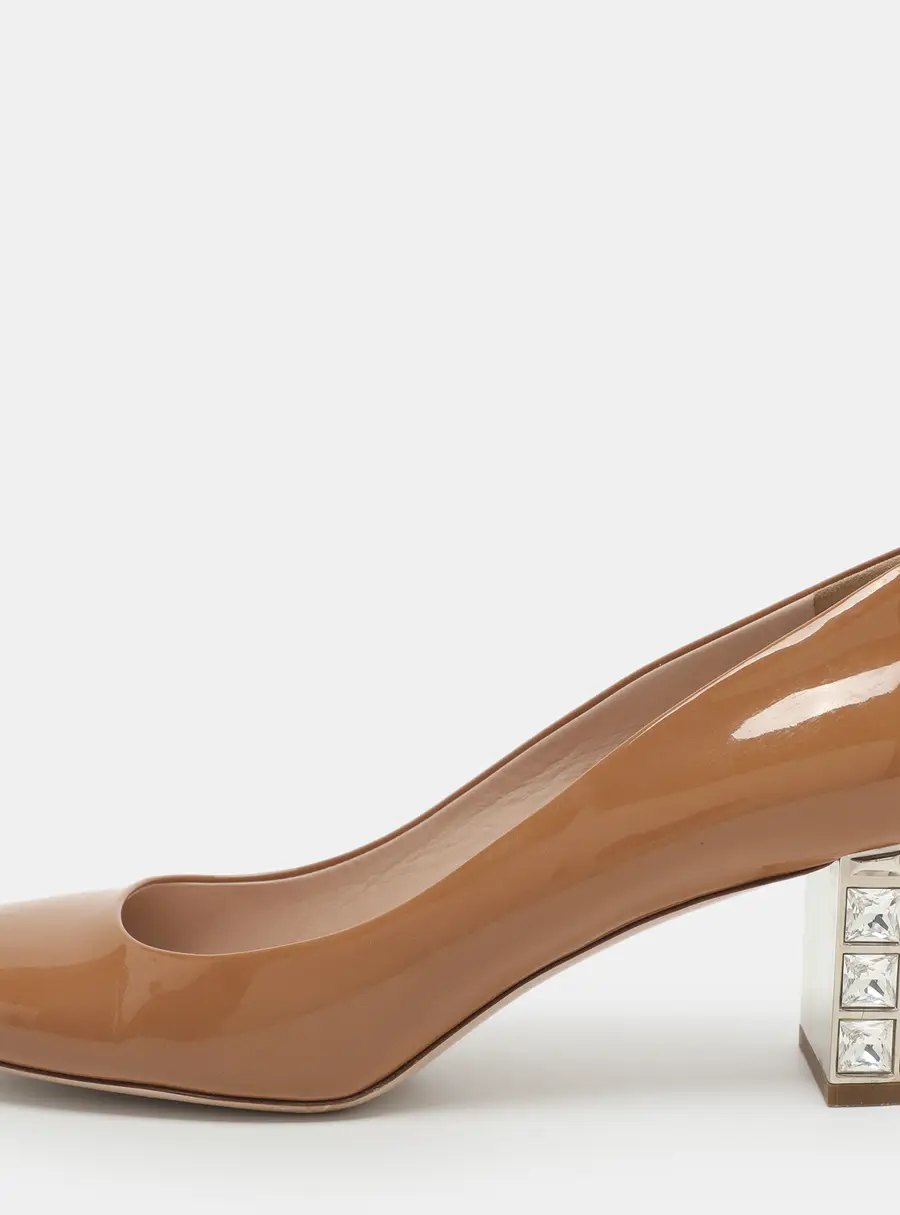 Miu Miu Embellished Size 41 Beige Patent Leather Pumps