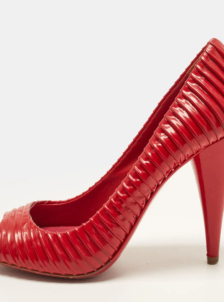 Miu Miu Size 36 Red Patent Leather Ribbed Peep Toe Pumps