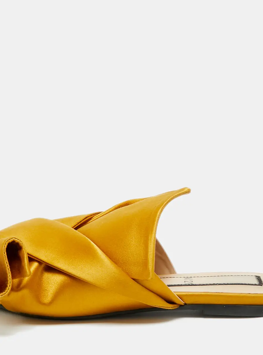 N&deg;21 Raso Knot Size 36 Yellow Satin Flat Slides