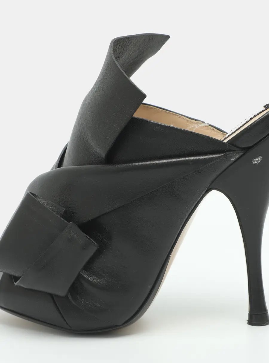 Nº21 Raso Knot Size 36 Black Leather Mules