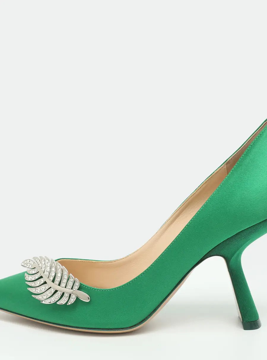 Nicholas Kirkwood Size 40 Green Satin Crystal Embellished Pointed Toe Pumps