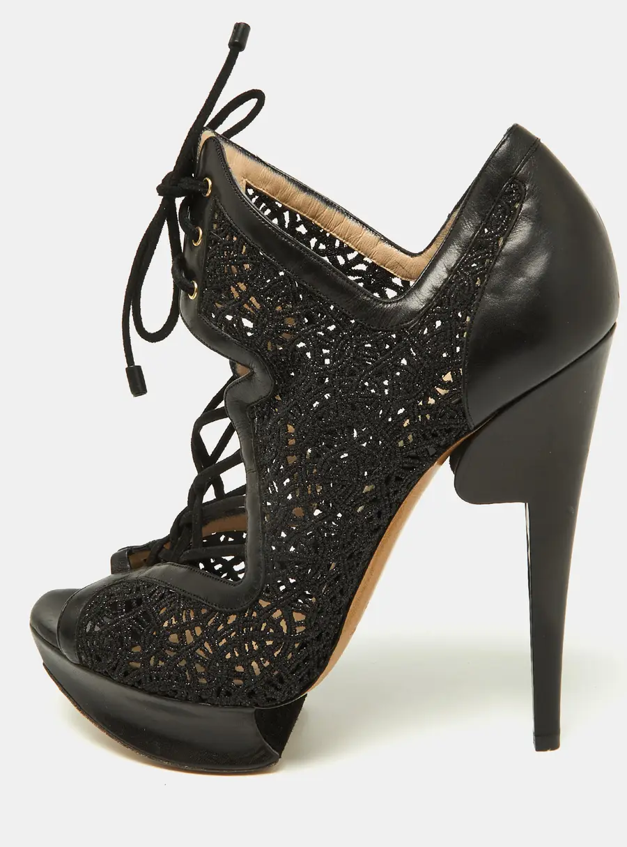 Nicholas Kirkwood Black Lace and Leather Cut Out Platform Lace Up Pumps Size 38.5