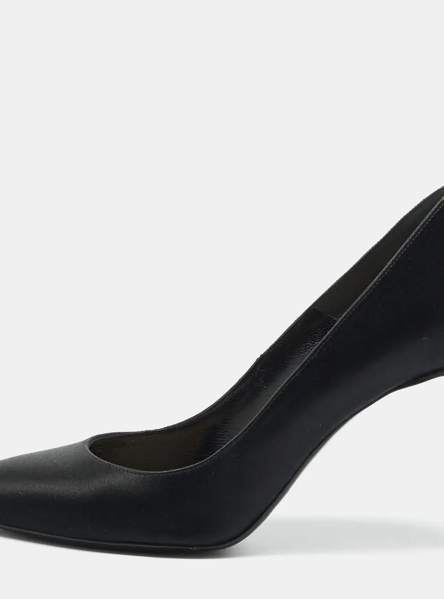 Nicholas Kirkwood Size 35 Black Satin Faux Pearl Detail Pumps