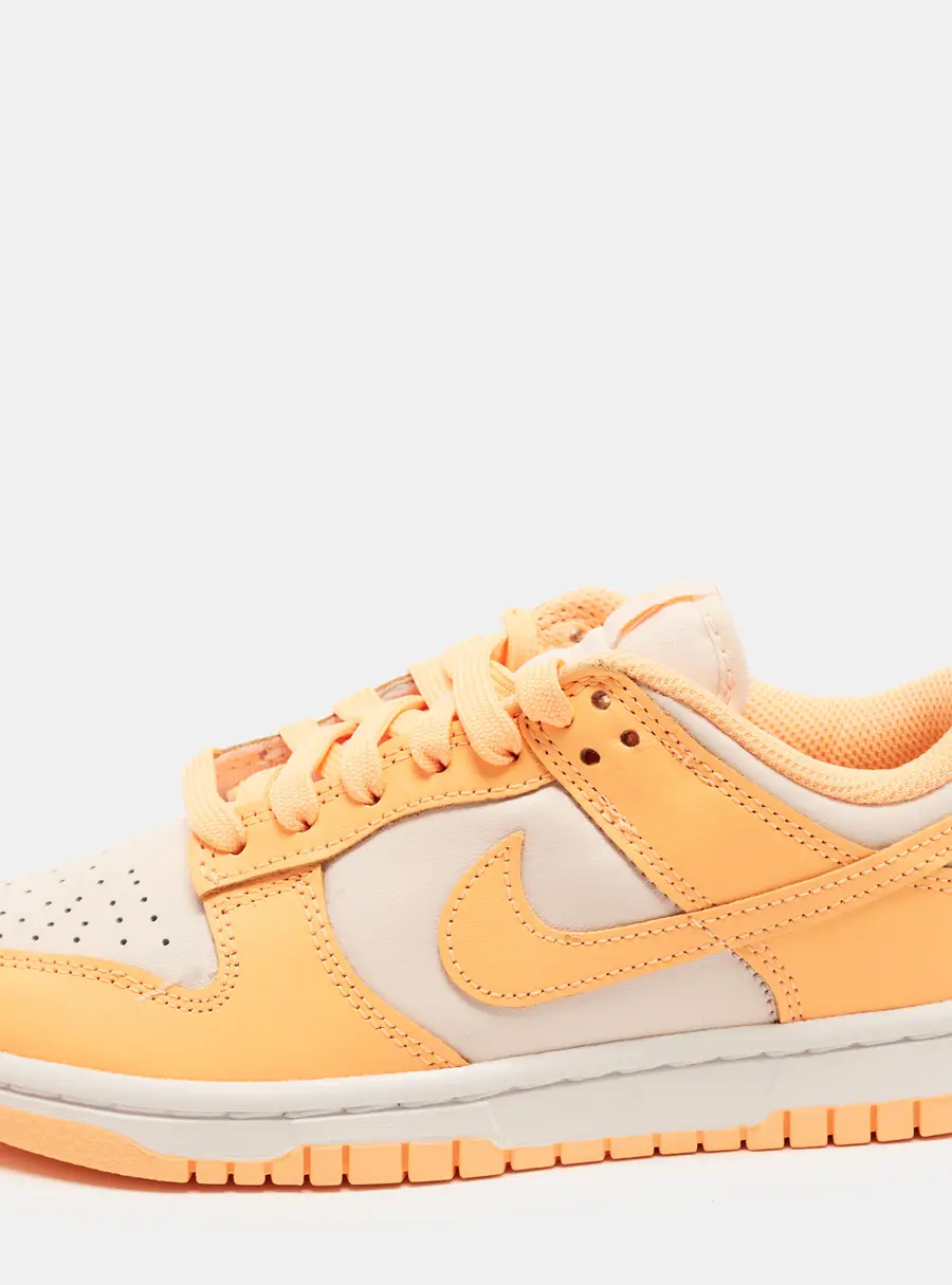 Nike Dunk Peach Cream Size 35.5 Orange/Cream Leather Low Top Sneakers