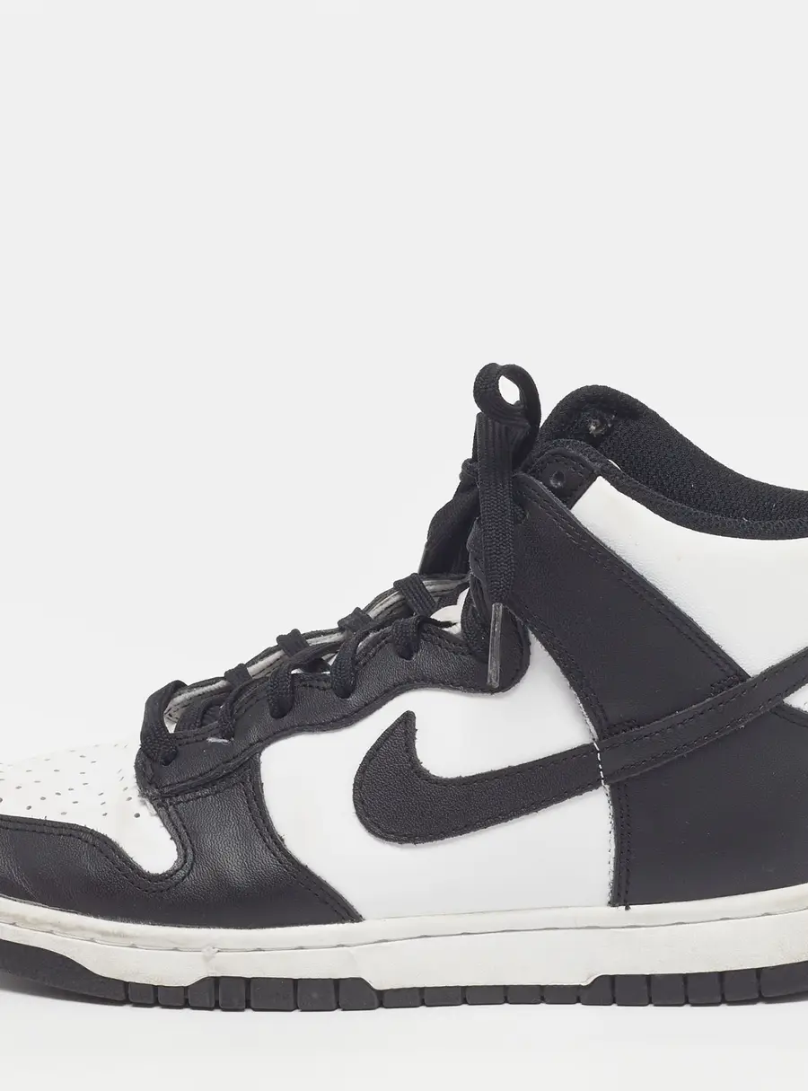 Nike Dunk High Panda Size 38 Black/White Leather High Top Sneakers