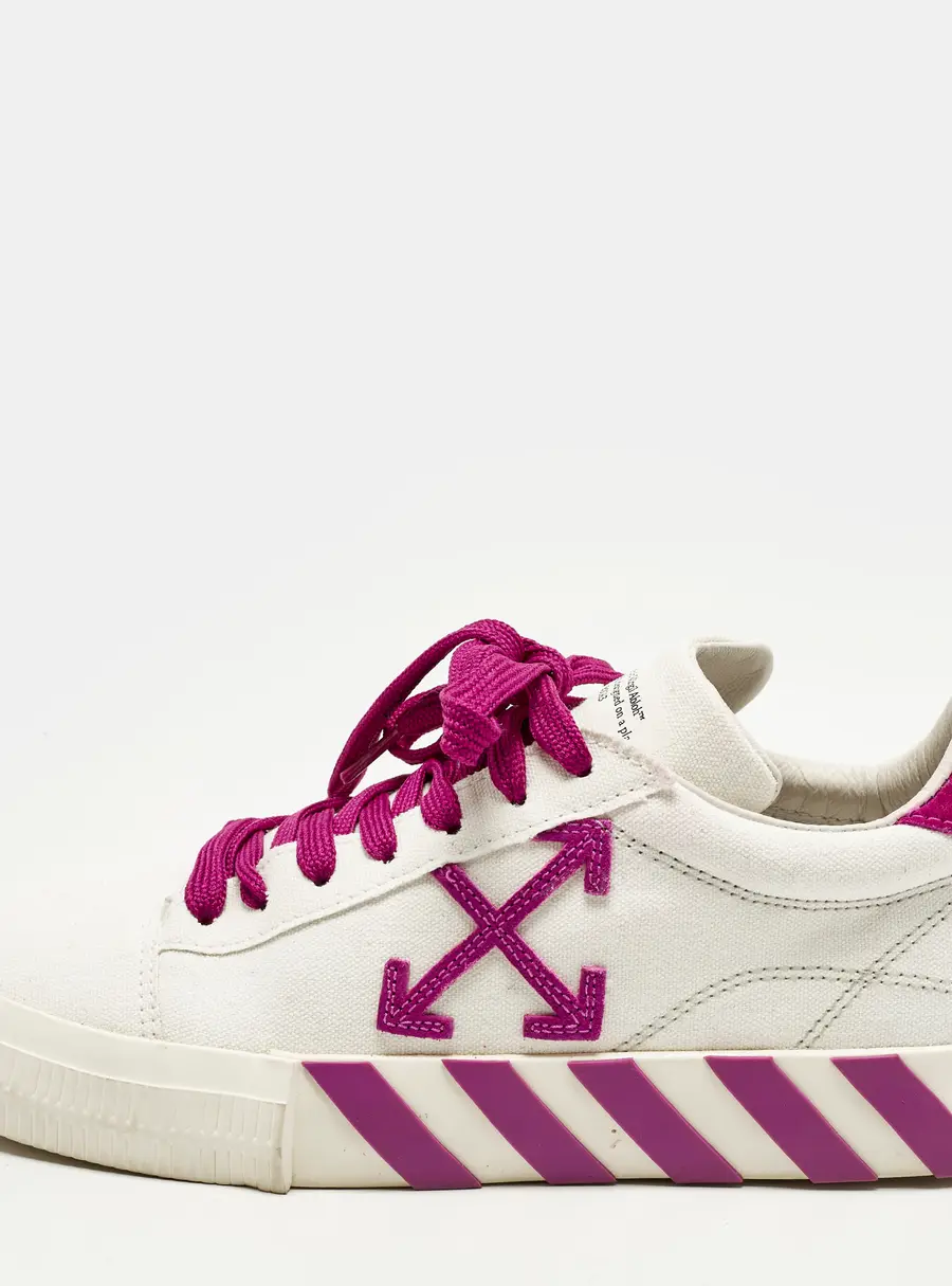 Off-White Vulcanized Size 41 White/Purple Canvas and Suede Low Top Sneakers